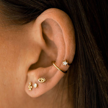 Shooting Star Ear Cuff in Gold - No Piercing Required