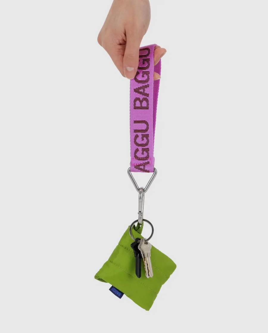 Baggu Logo Keychain inPink